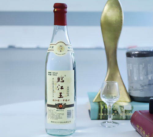 无名光瓶酒定价128元一瓶，何以撬动2000亿白酒与无酒精即饮饮料的交叉赛道？